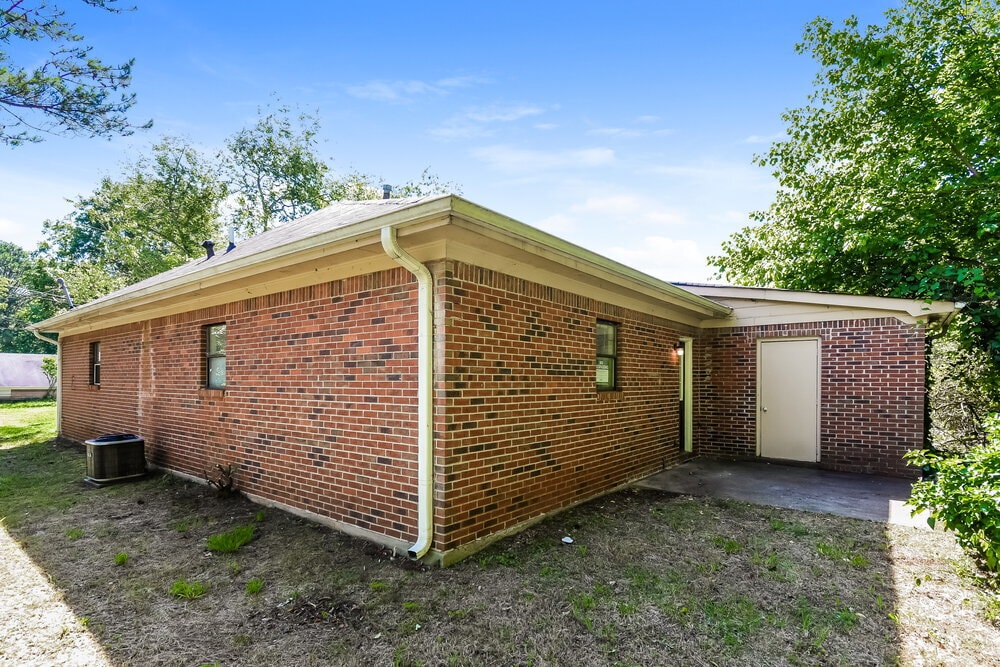 Building Photo - 320 Freeport Dr