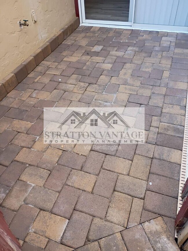 Building Photo - 2929 E Broadway Rd