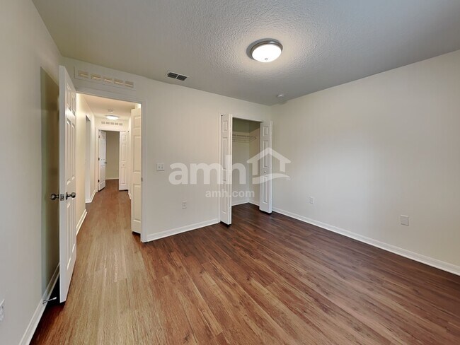 Building Photo - 1812 Roper Rd