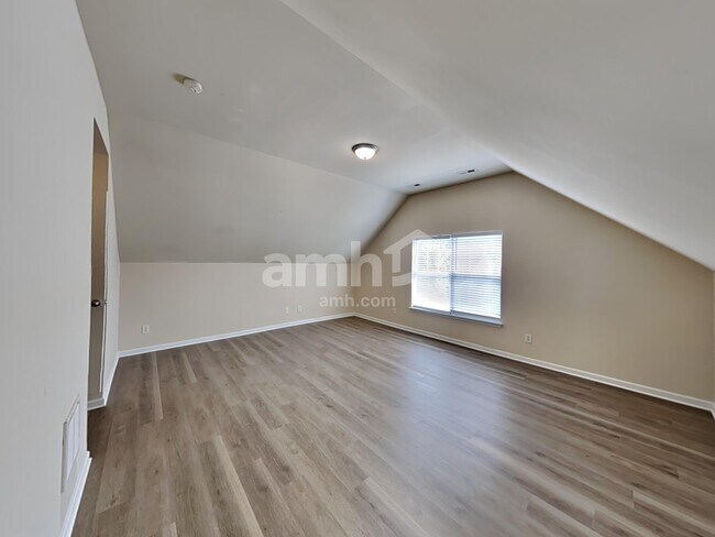 Building Photo - 935 Legacy Park Rd