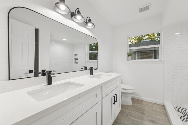 Building Photo - 5411 Logston Ln