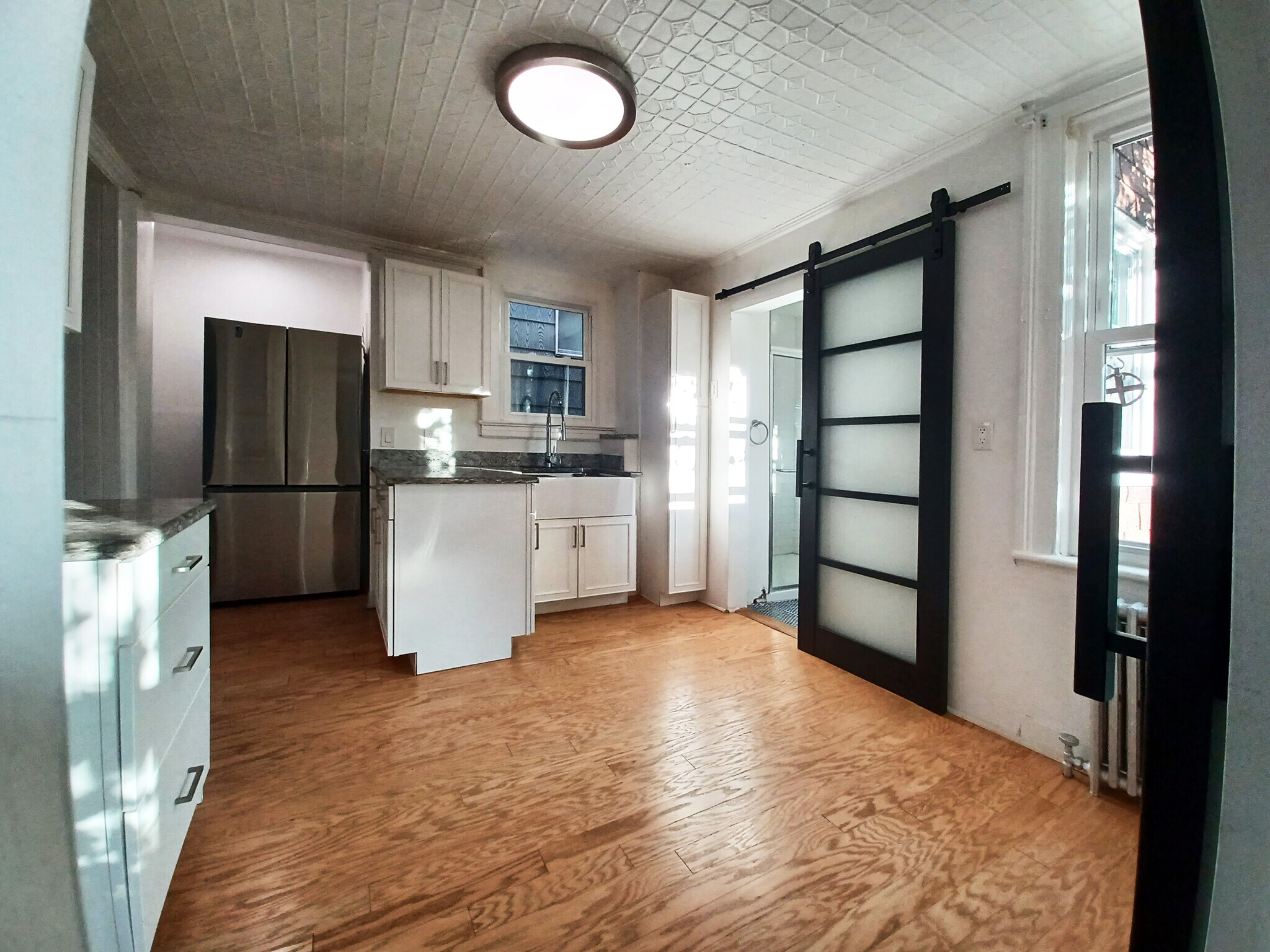 Building Photo - 48 Saint Pauls Ave