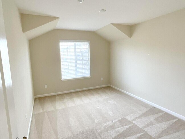 Building Photo - 6319 Byron Ln