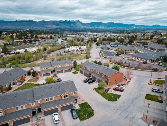 Building Photo - 2260 Covenant Heights