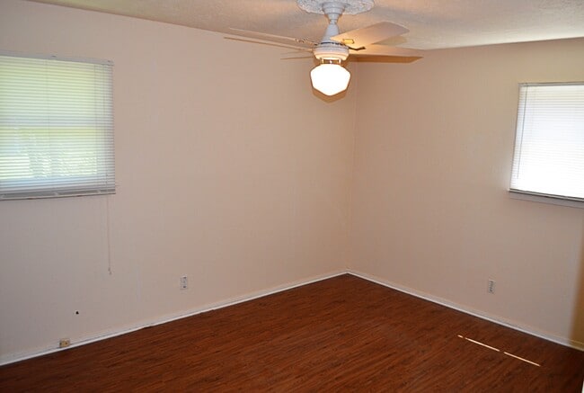 Building Photo - Charming Home In Waverly Park Addition