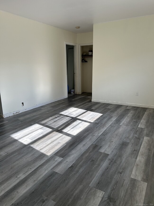 Building Photo - 74 Belair Dr