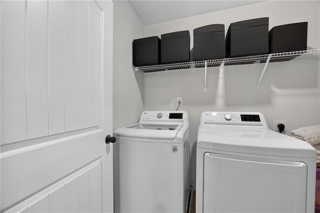 Building Photo - 4778 Sultana Way