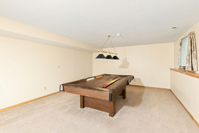 Building Photo - 3611 SW Red Hawk Ct