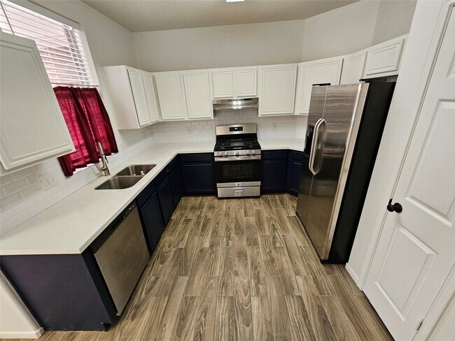 Building Photo - 2919 Desert Oasis Ln