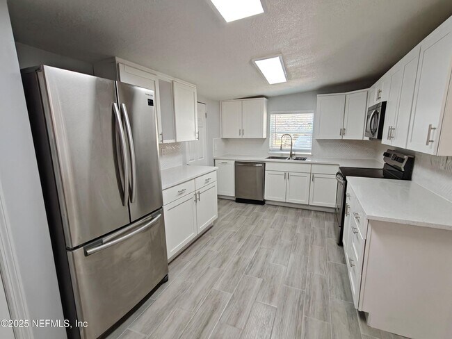 Building Photo - 2921 Mansion Rd