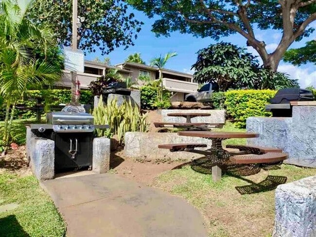 Building Photo - Turned key fully furnished 3 bedroom in Ki...