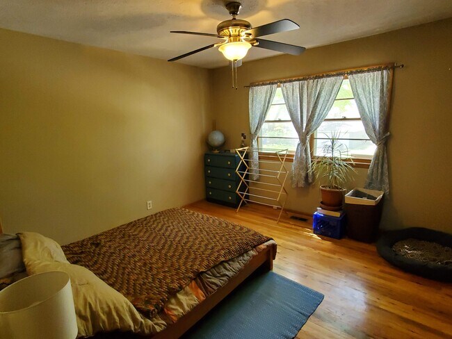 Building Photo - 3222 Cardinal Dr