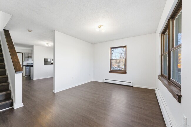 Building Photo - 33 Guilford St