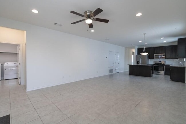 Building Photo - 1925 Cypress Gate Dr