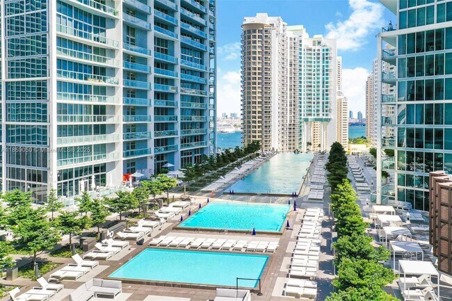 Building Photo - 475 Brickell Ave