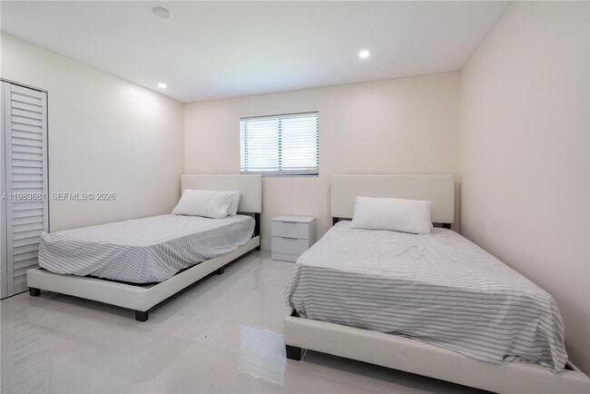 Building Photo - 4700 McKinley St