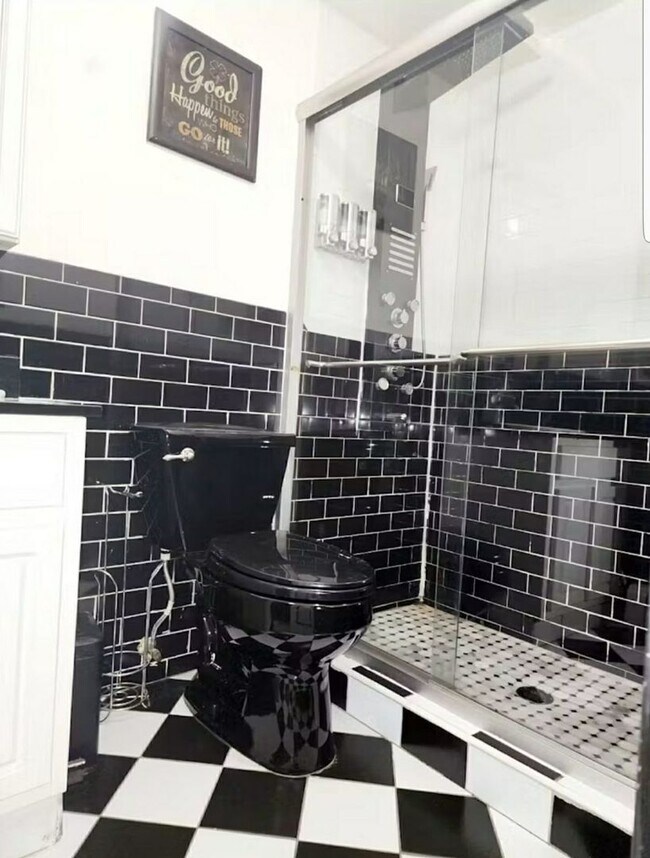 Building Photo - Spacious 2BR in Brooklyn (Bed Stuy)