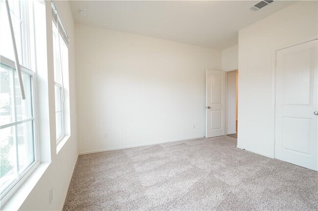 Building Photo - 933 Wildrye Ct