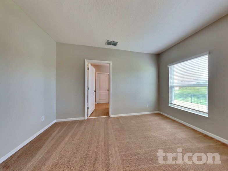 Building Photo - 727 Benjamin Trail