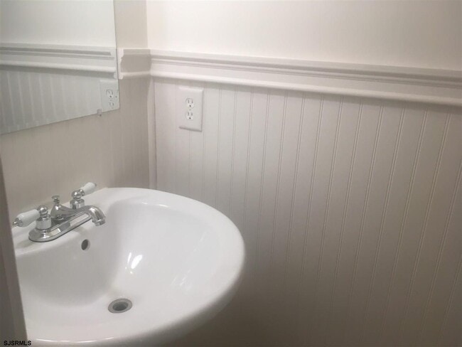 Building Photo - 15 Cambridge Townhouse Dr