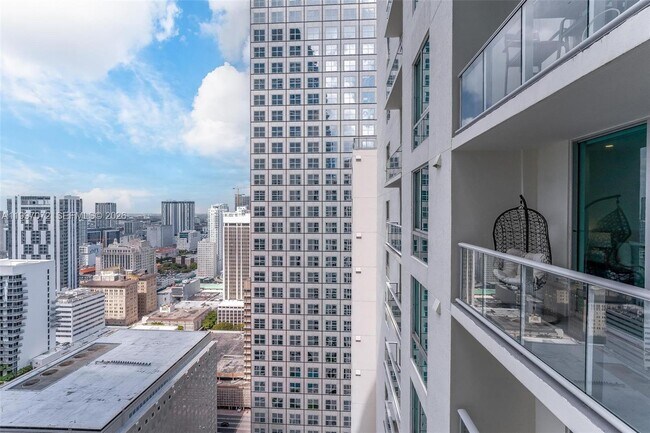 Building Photo - 300 S Biscayne Blvd