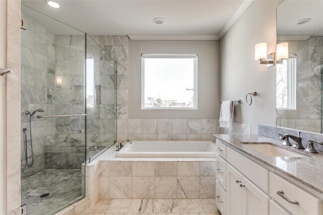 Building Photo - 3515 Normandy Ave