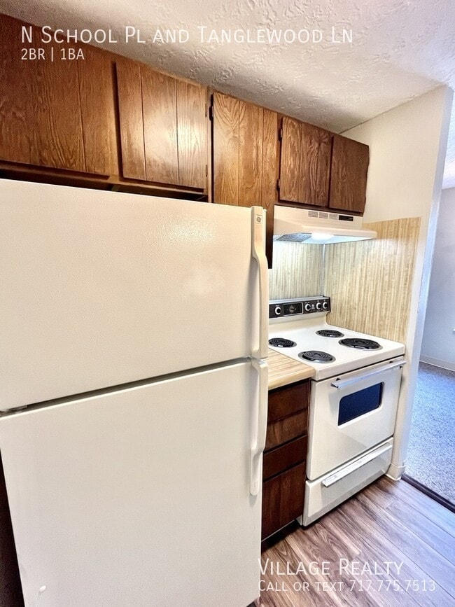 Building Photo - 343 N School Pl