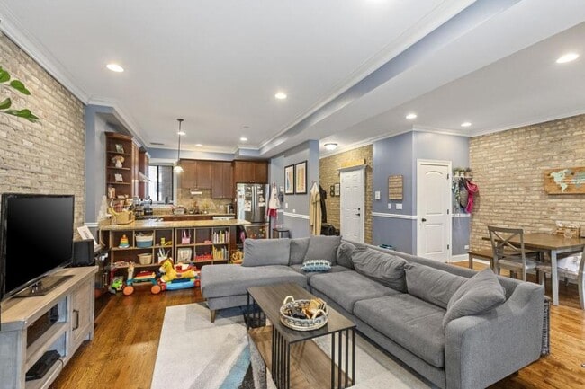 Building Photo - 2 bedroom in Chicago IL 60640