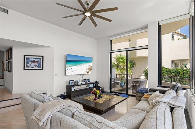 Building Photo - 520 Brickell Key Dr