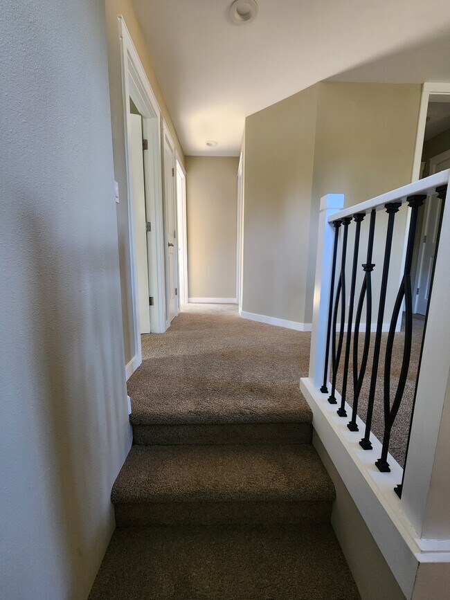 Building Photo - 958 152nd St E