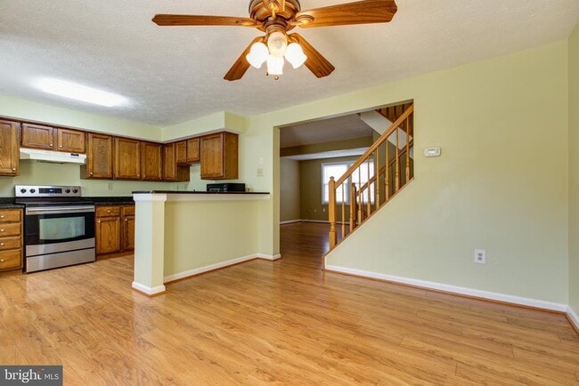 Building Photo - 7805 Edmunds Way