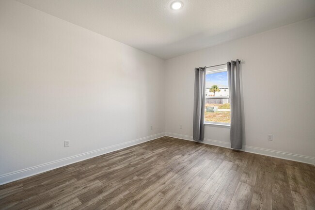 Building Photo - 4902 Kensington Ln