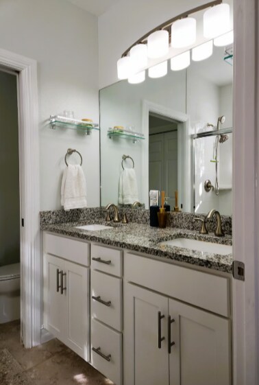 Building Photo - Beautiful FULLY FURNISHED 3 bedroom, 2.5 b...