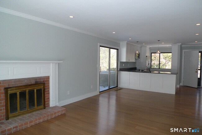 Building Photo - 342 Heritage Vlg