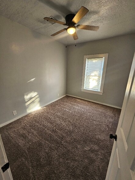 Building Photo - 715 E Church St