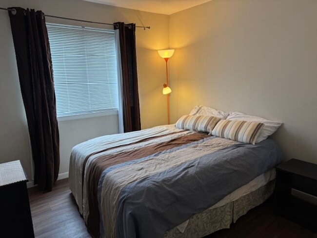 Building Photo - Apartment Located Minutes from Downtown Le...