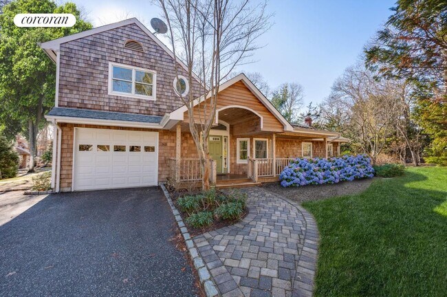 Building Photo - 563 Montauk Hwy