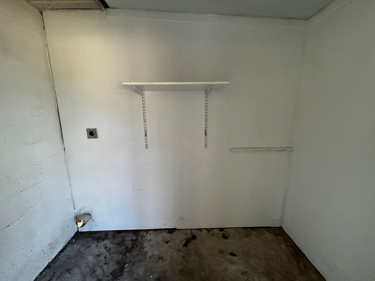 Building Photo - All tile 2/1  in San Carlos Park