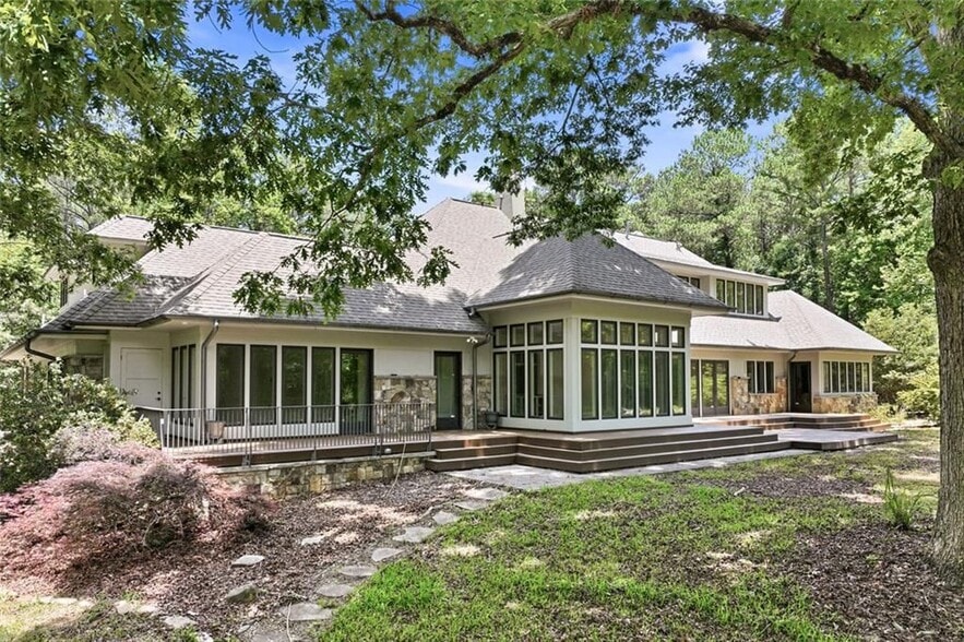 Building Photo - 3735 Smithtown Rd