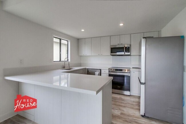 Building Photo - 408 Bristol Rd