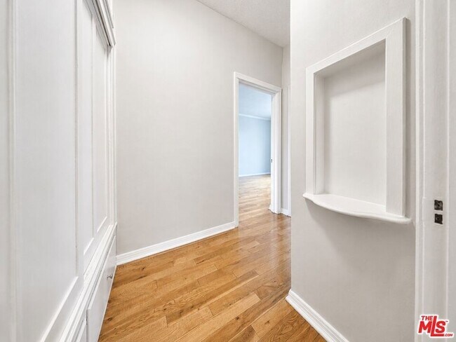 Building Photo - 1314 Hayworth Ave