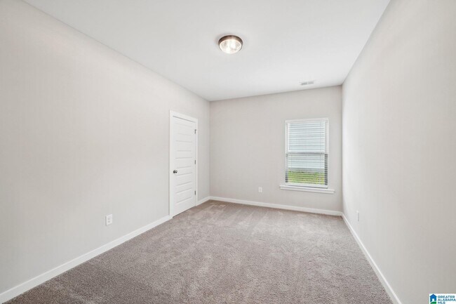 Building Photo - 615 Troubadour Ln