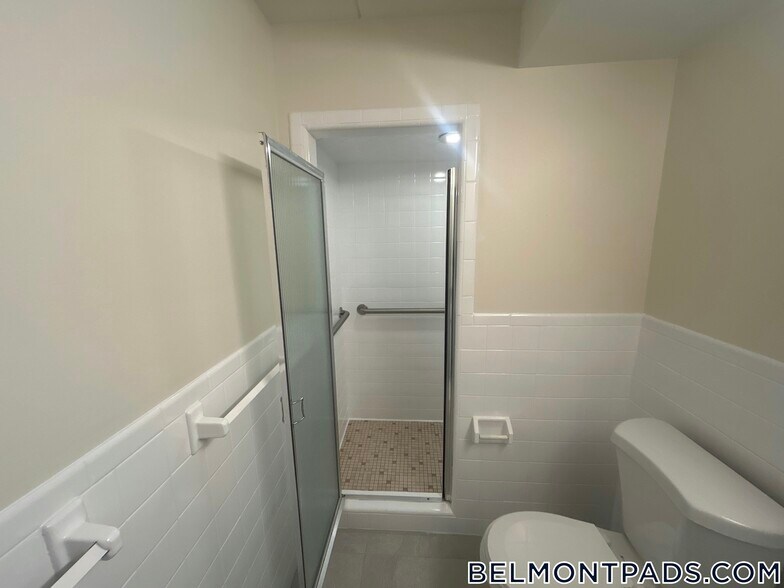 Building Photo - 51 Hill Rd