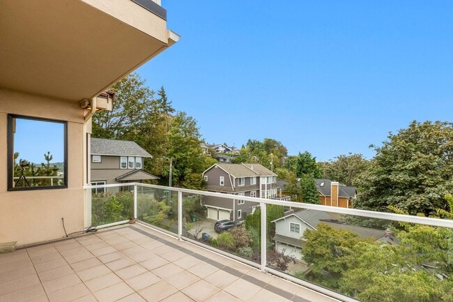 Building Photo - 4Bd/2.5Ba Seattle House