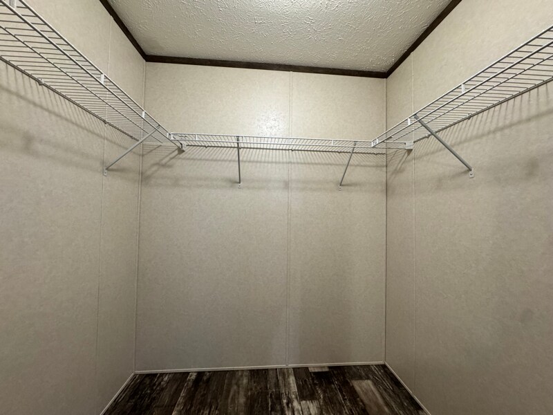 Building Photo - 16152 Notre Dame St