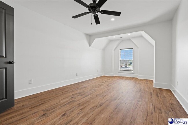 Building Photo - 1306 Twelve Oaks Ln