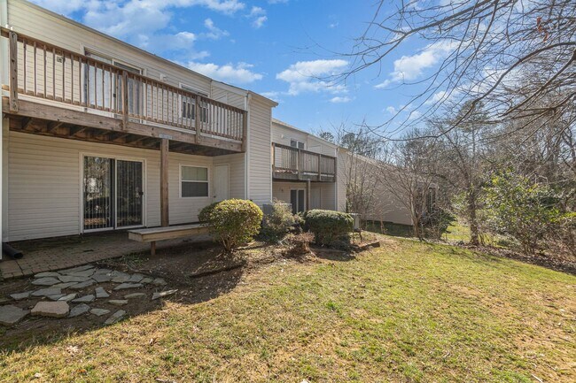 Building Photo - MOVE-IN READY!