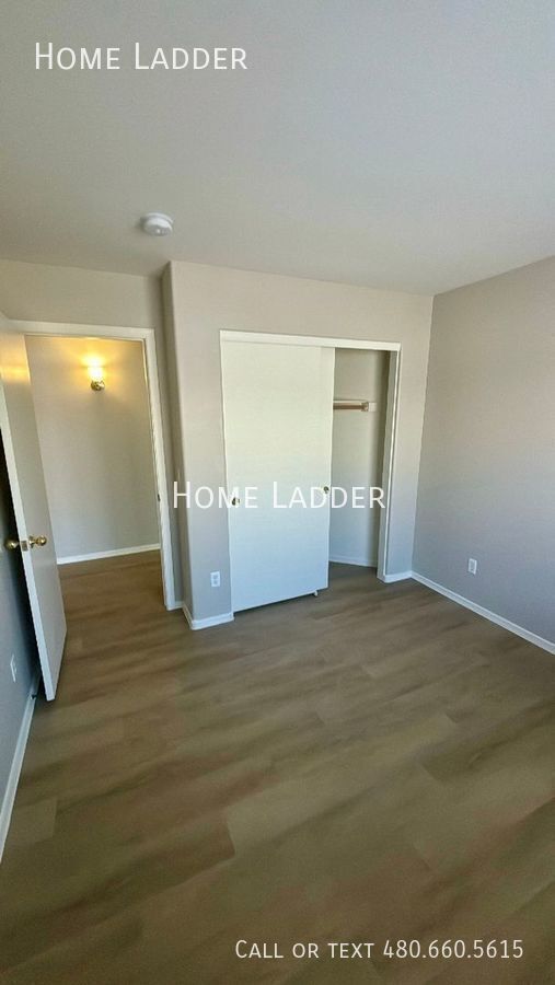 Building Photo - 7018 S 24th Ln