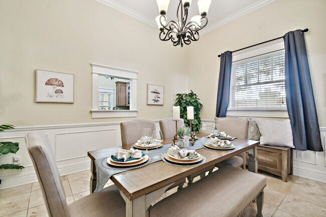 Building Photo - 509 S Willow Ave