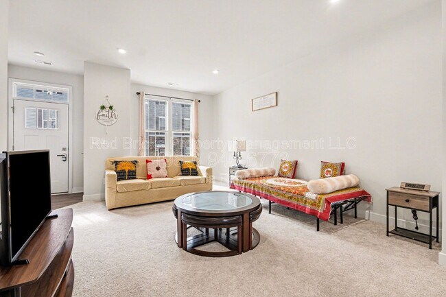 Building Photo - 9306 Mallard Mls Dr